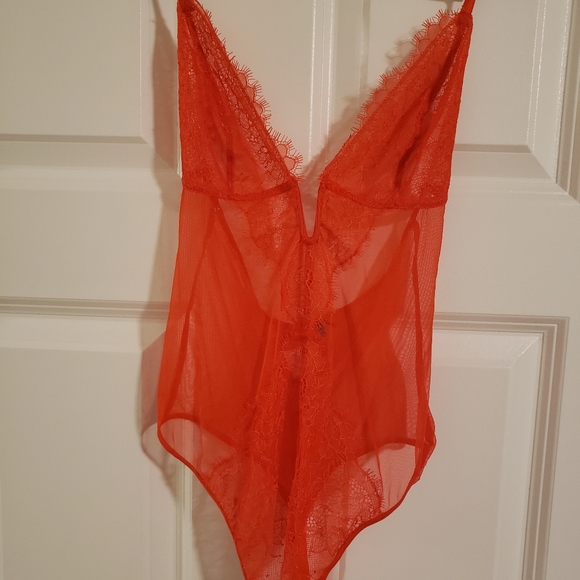 Red Teddy - Picture 3 of 8